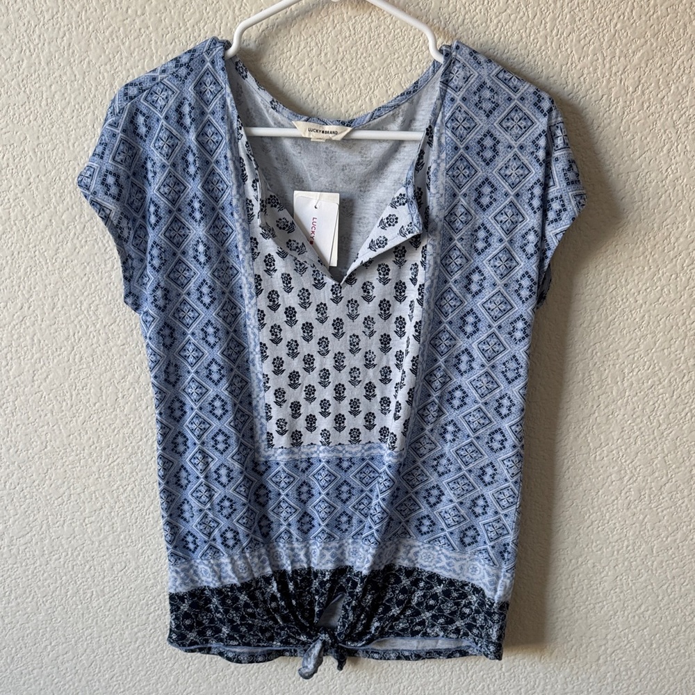 Lucky Brand Blue and White Patterned Cap Sleeve Split Neck Top